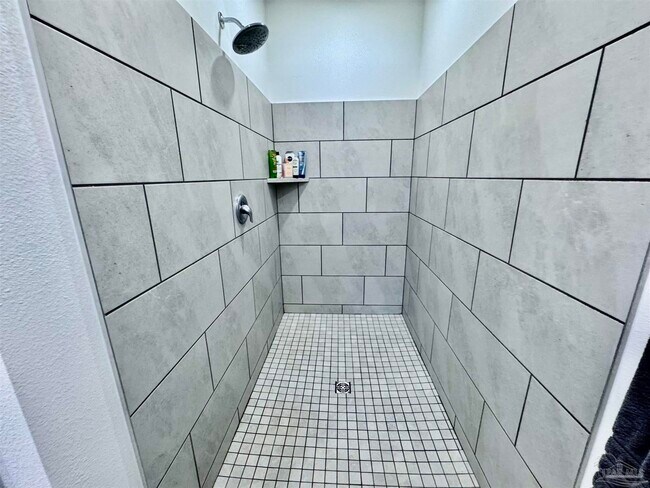 Building Photo - 6330 Buckthorn Cir