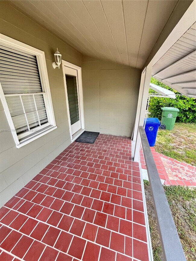 Primary Photo - 500 SW 11th St