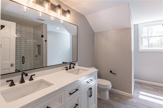 Building Photo - 4571 Huntridge Dr