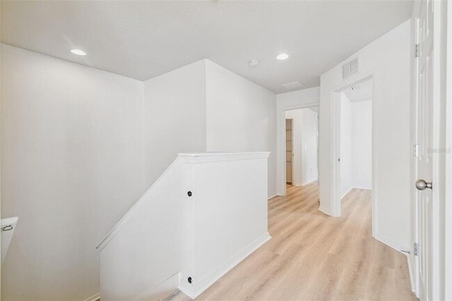 Building Photo - 4925 White Sanderling Ct