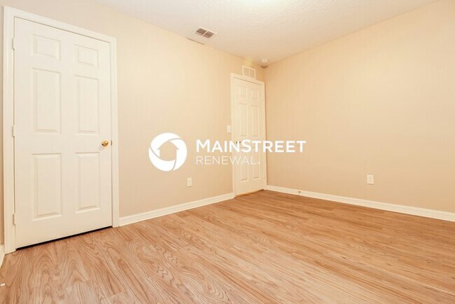 Building Photo - 3 Bedroom Pet-Friendly Home in St Petersburg, FL with Main Street Renewal