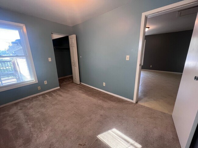 Building Photo - 36 La Belle St SW