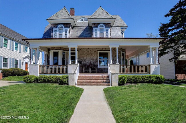 Building Photo - 307 Spier Ave