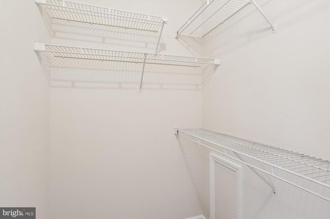 Building Photo - 5708 Chapman Mill Dr