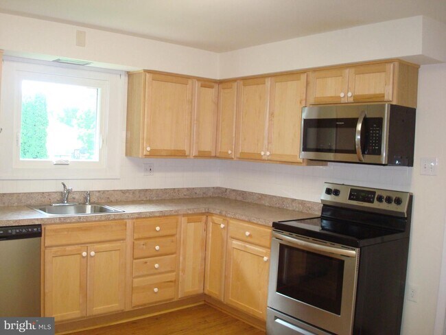 Building Photo - 1158 Horseshoe Pike