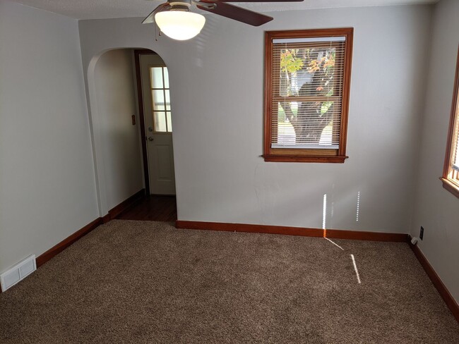 Building Photo - 3 Bedroom home in Wausau!