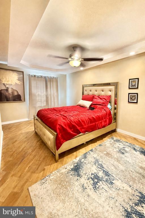 Building Photo - 5439 Richenbacher Ave