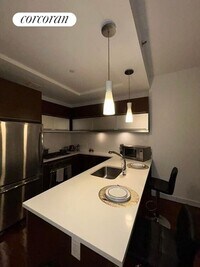 Building Photo - 41-17 Crescent St