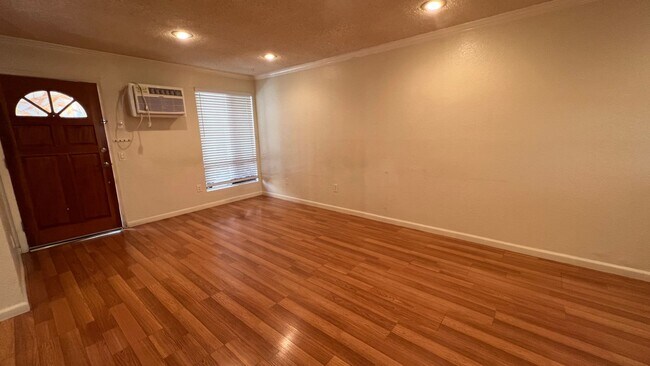 Interior Photo - 10635 Sherman Grove