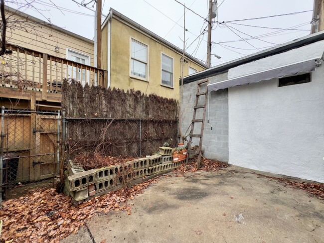 Building Photo - Charming 2 Bedroom/2.5 Bathroom Townhome in Upper Fells Point, MD!