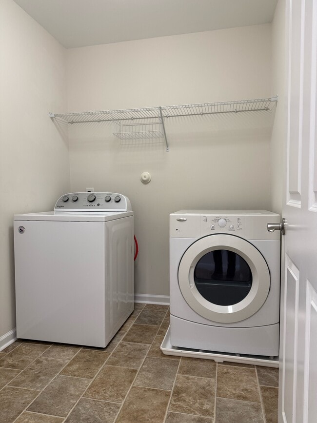 Building Photo - 207 Craftsman Dr