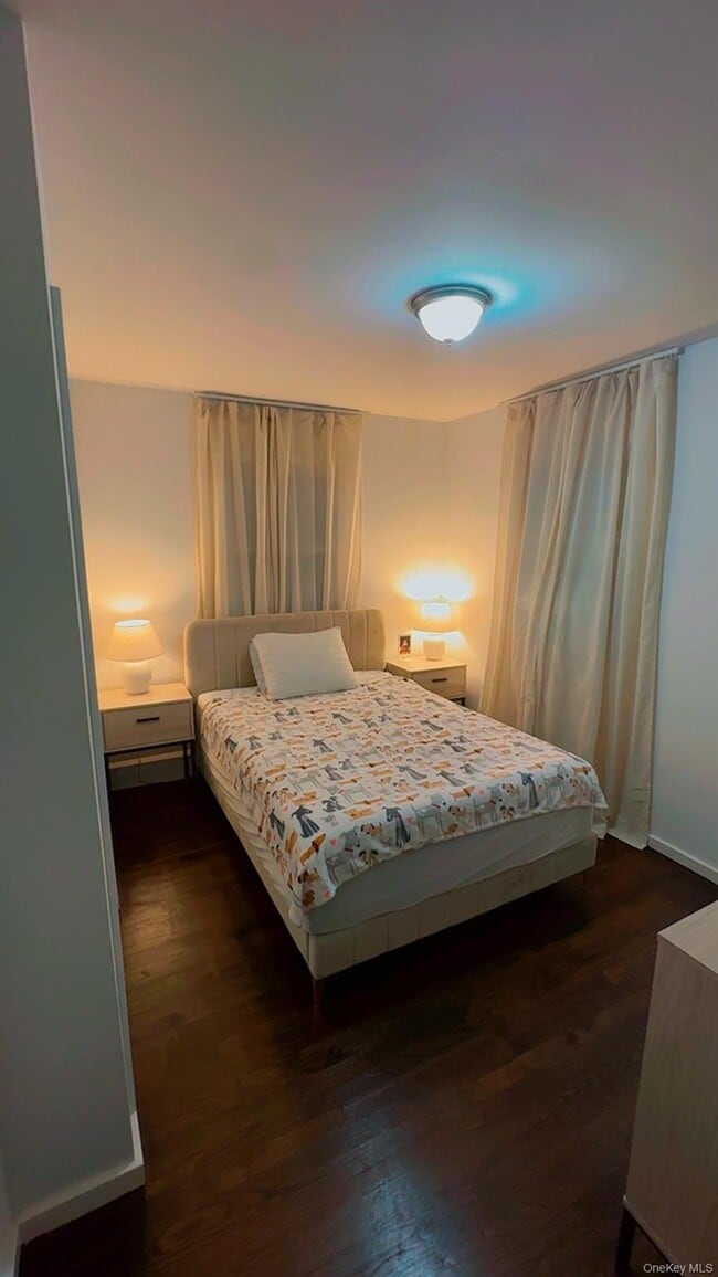 Building Photo - 160 Pacific St