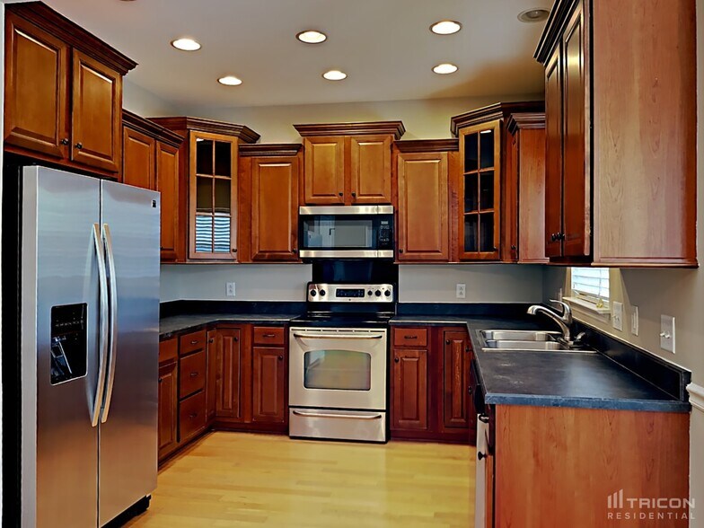 Building Photo - 1012 Pittman Dr