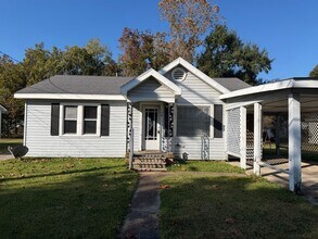 Building Photo - 2 bedroom, 1 bathroom home available in Lafayette!