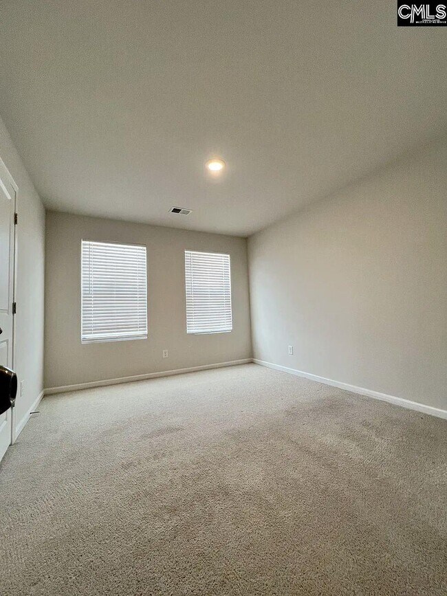 Building Photo - 199 Kitti Wake Dr