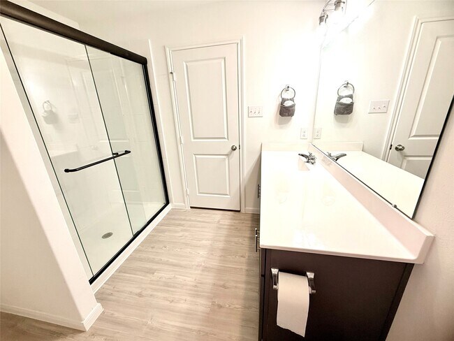 Building Photo - 24619 Applewood Crst Ln