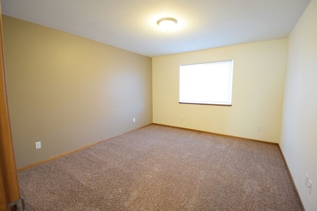 Building Photo - Indigo Crossing Townhomes