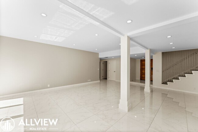 Building Photo - 15182 Chalon Cir