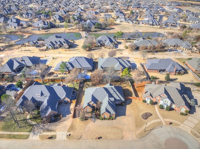 Building Photo - Updated home in Cobblestone Park- Deer Creek Schools + 4 bedrooms + 3.5 bathrooms