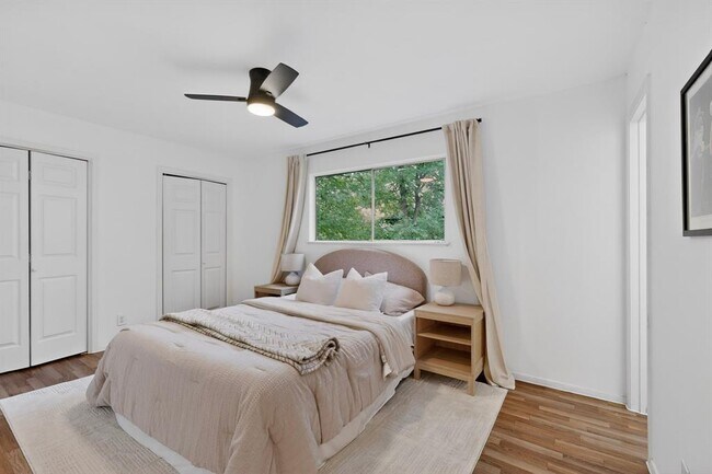 Building Photo - 9807 Dallum Dr