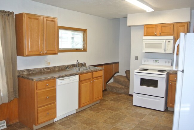 Building Photo - 3 Bedroom House in Velva, ND!