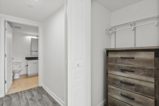 Building Photo - 300 S Duval St