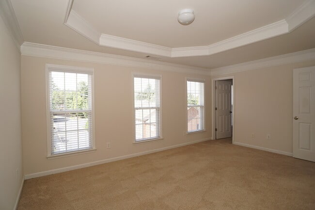 Building Photo - Wonderful 3 Bed  3.5 Bath Townhome in Vinings!