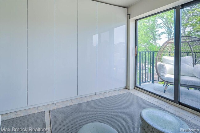 Building Photo - 35300 Woodward Ave