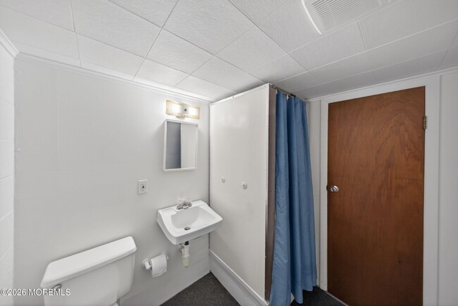 Building Photo - 29 Demmert Ave