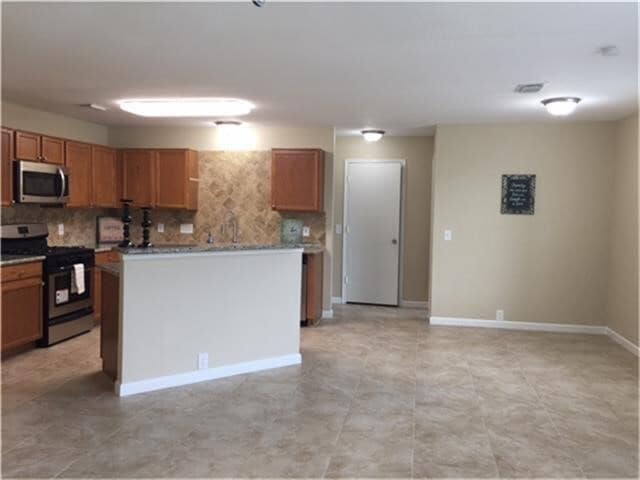 Building Photo - 511 Cypresswood Knoll