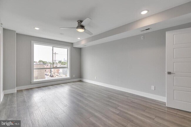 Building Photo - 419 W Cumberland St