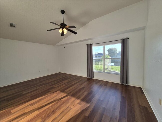 Building Photo - 6833 Runner Oak Dr