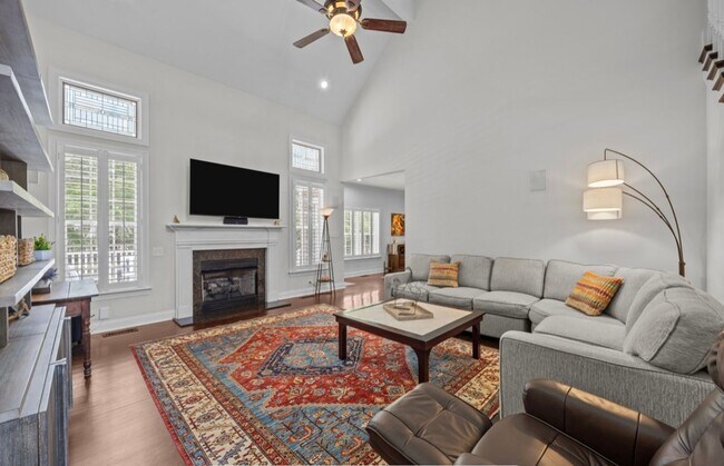 Building Photo - RARE STUNNER 4BR/2.5BA Home in Carolina Co...