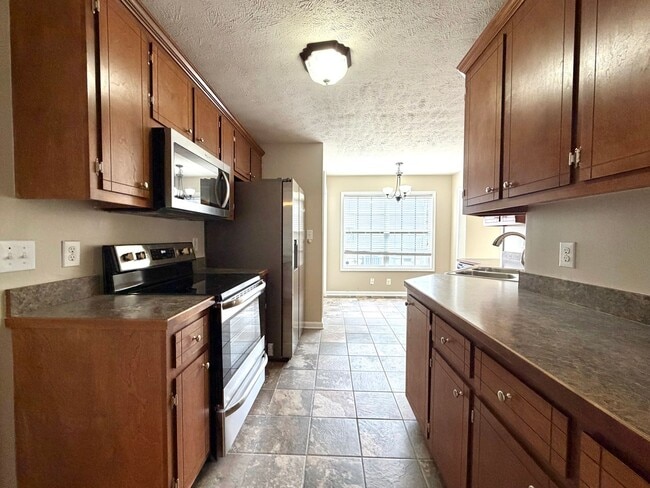 Building Photo - 1329 Mutual Dr
