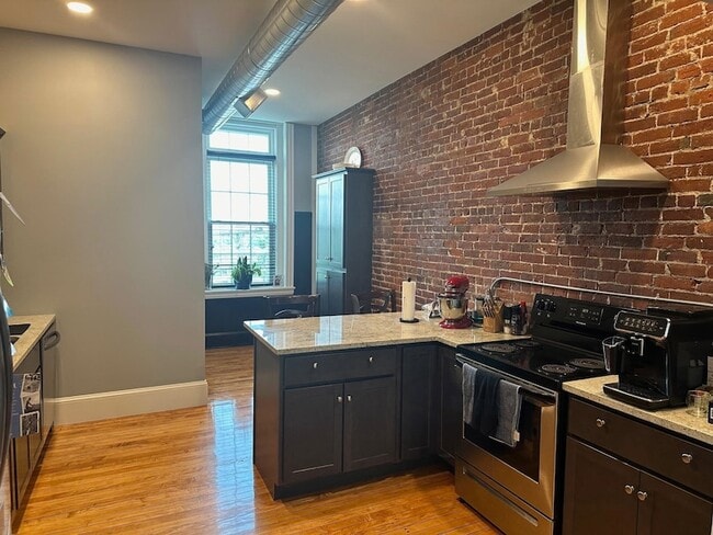 Building Photo - 60-64 High Street Unit 3