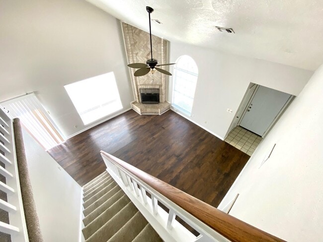 Building Photo - 908 Littleport Ln