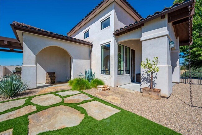 Building Photo - 6750 Golden Pheasant Ln