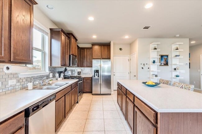 Building Photo - 190 Sandy Path