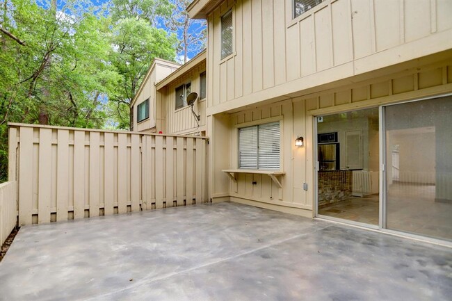 Building Photo - 2445 Settler's Way