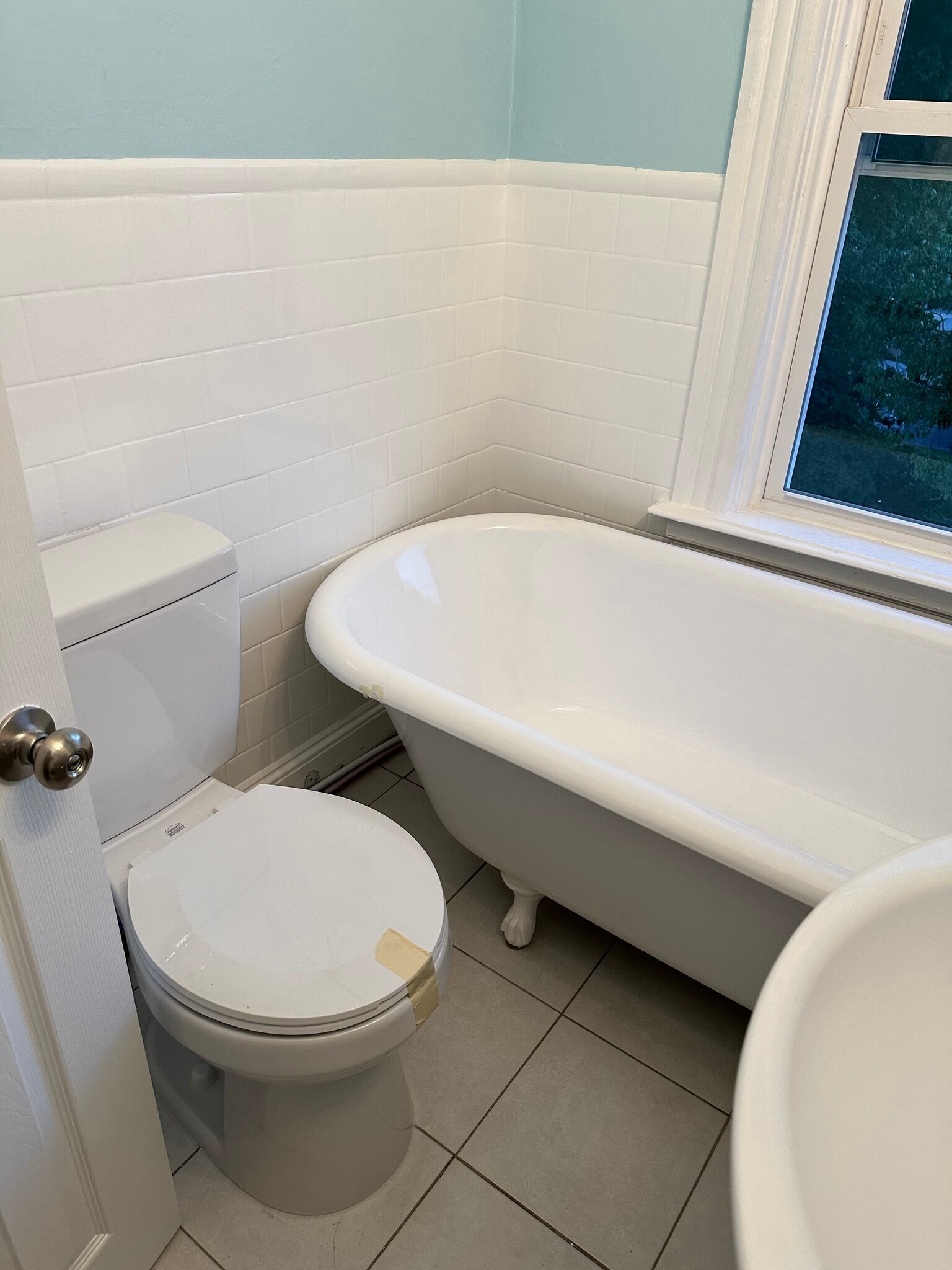 Bathroom - 10 Garden St