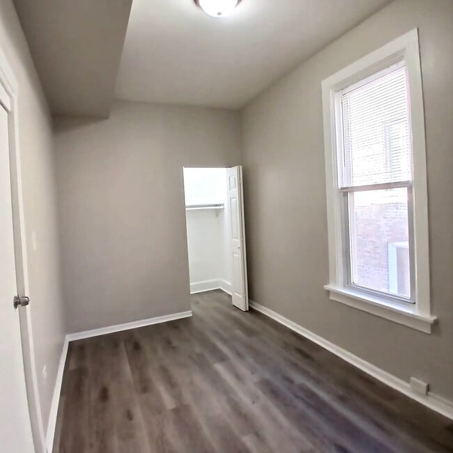 Building Photo - 2108 N Keeler Ave