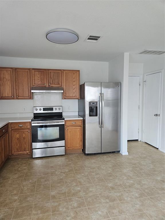 Building Photo - 13400 Coomes Dr