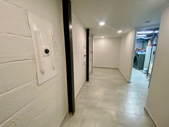 Building Photo - 5015 N Territorial Rd