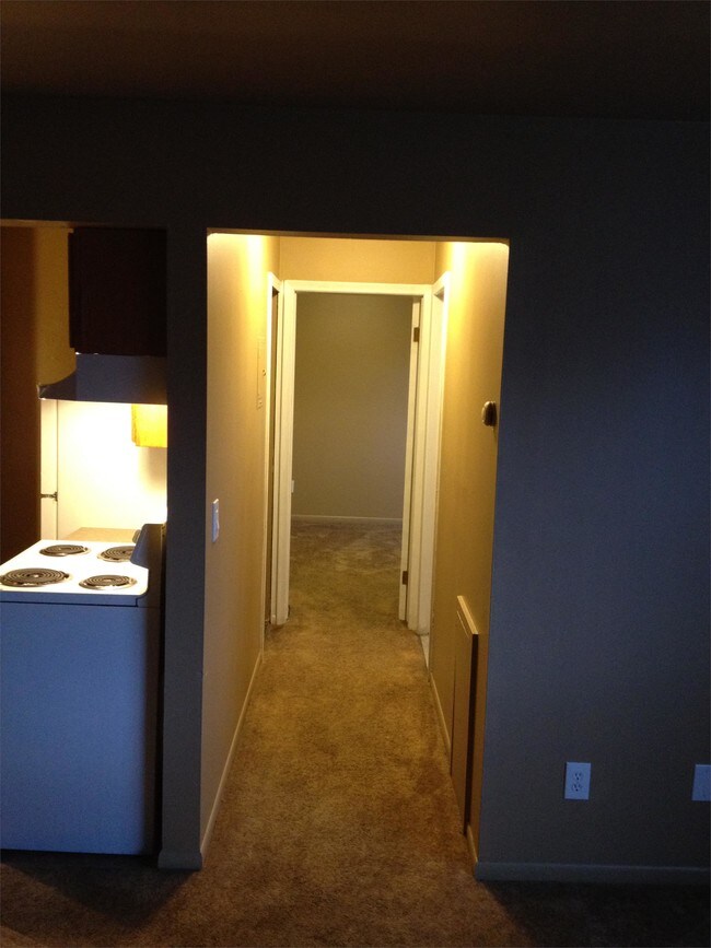 Building Photo - 10661 Cadieux Rd