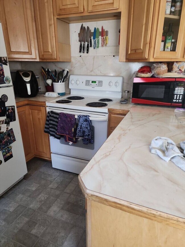 Building Photo - 156 N 1150 W