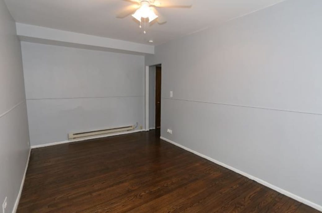 Building Photo - 4527 N Malden St