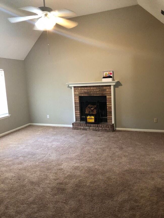 Building Photo - 3 Bedroom/2 Bath home in Lowndes County