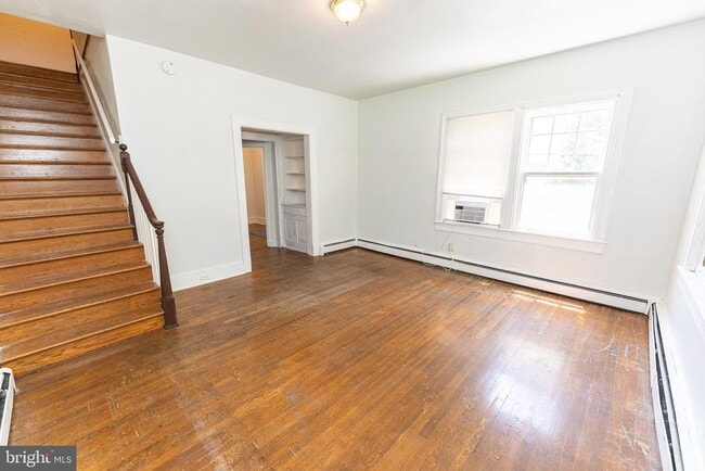 Building Photo - 733 Camden Ave