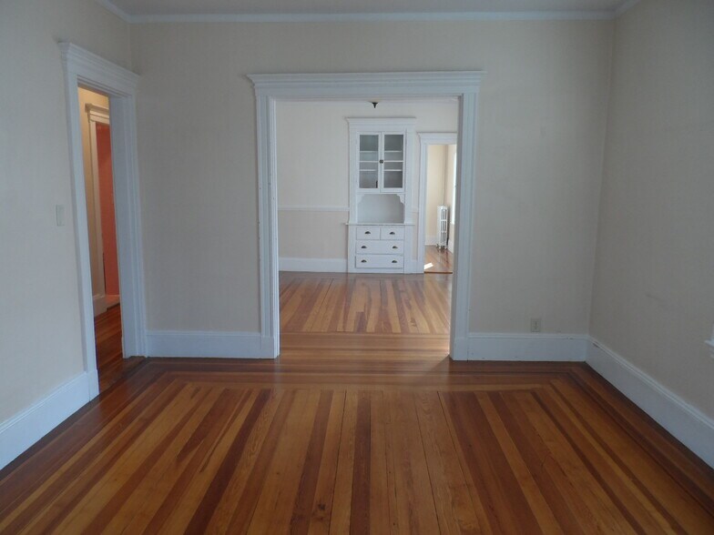 Building Photo - 9 Willard Ave