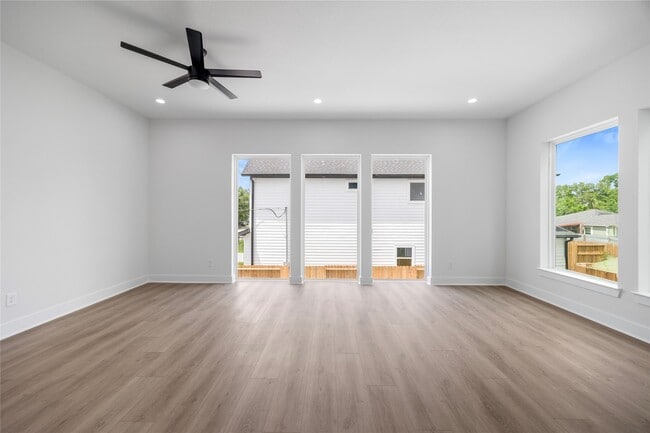 Building Photo - 1046 Marjorie St